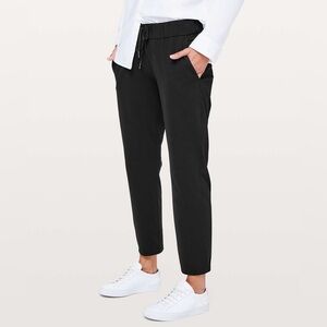 Lululemon On The Fly 28” Size 2 Black